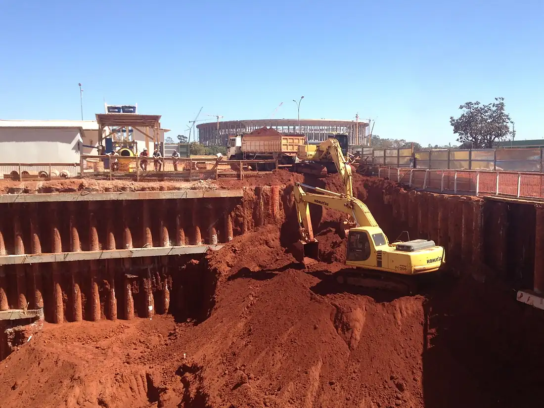Escavação e terraplenagem da Benneti Construções em Brasília DF